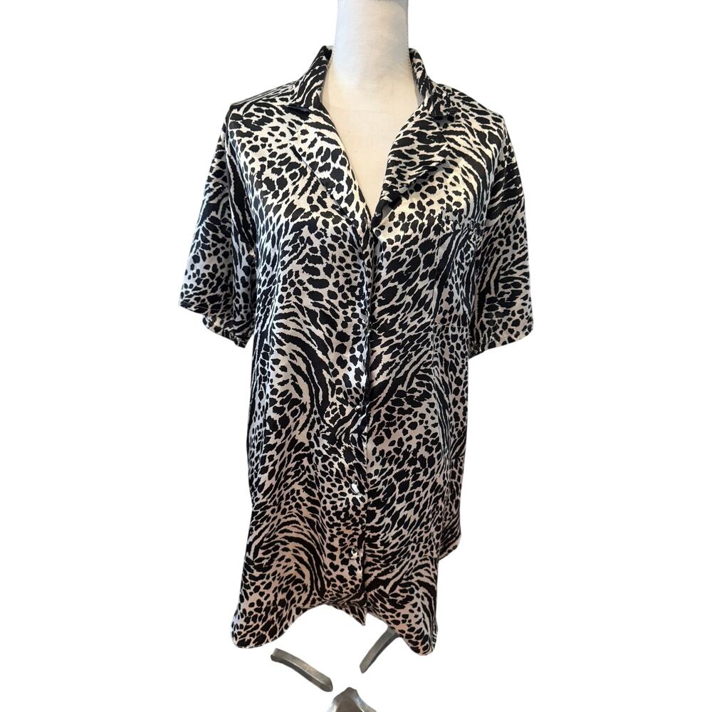 Victorias Secret Satin Short Sleeve Nightshirt Animal Print M